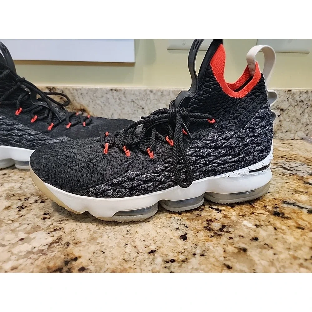 Nike LeBron 15 XV Black/Sail Bright Crimson Men's 11 /AQ2363-002 Authentic